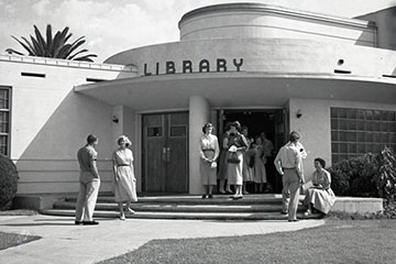 historic image of library at Pepperdine College