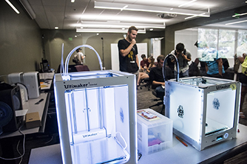 image of two 3d printers
