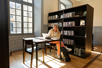 interior of the library at Hauteville