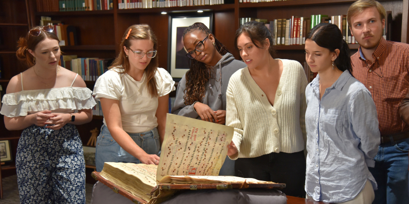 students looking at antiphonal