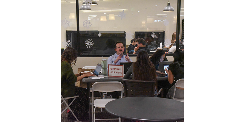 Librarians and students during citation help hours